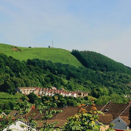 Taff Trail Bunkhouse Apartment Merthyr Tydfil Bagian luar foto